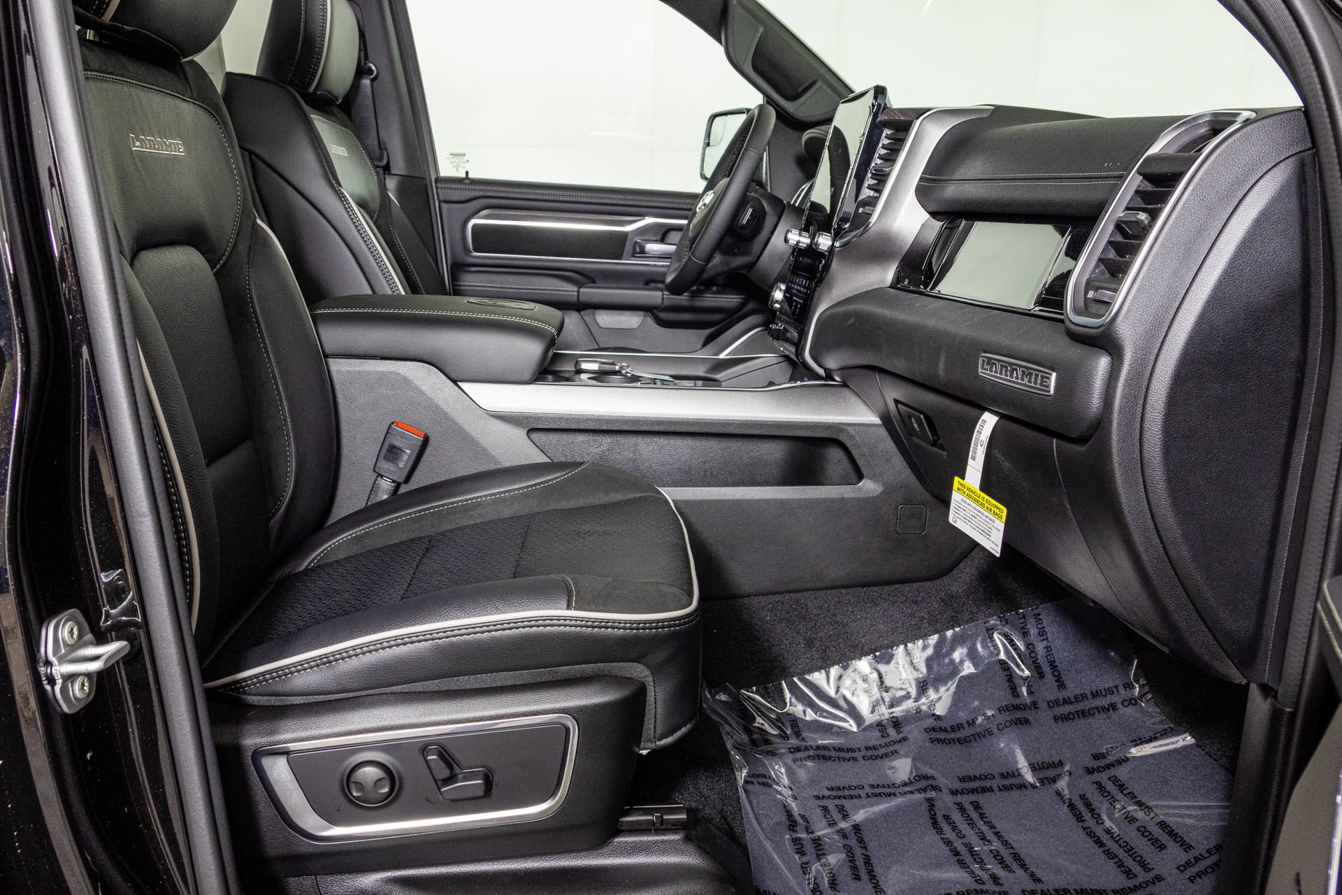 New 2026 RAM 1500 Laramie w/ Night Edition AWD/4WD image 47
