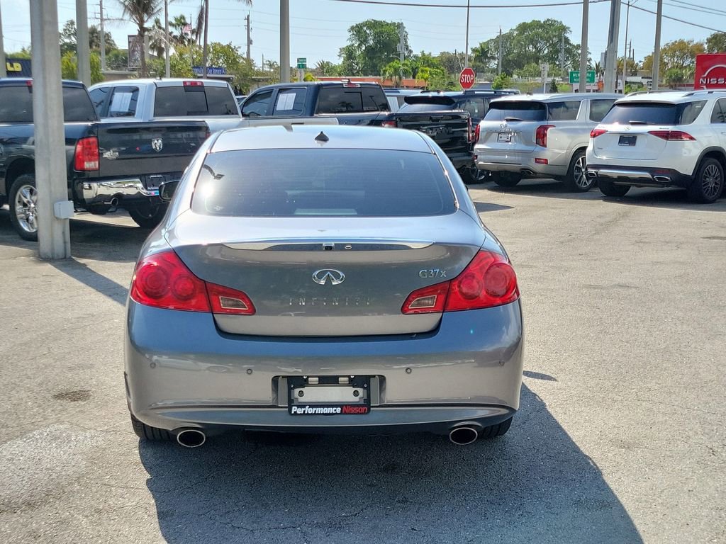 Used 2012 INFINITI G37 X w/ Premium Pkg image 8