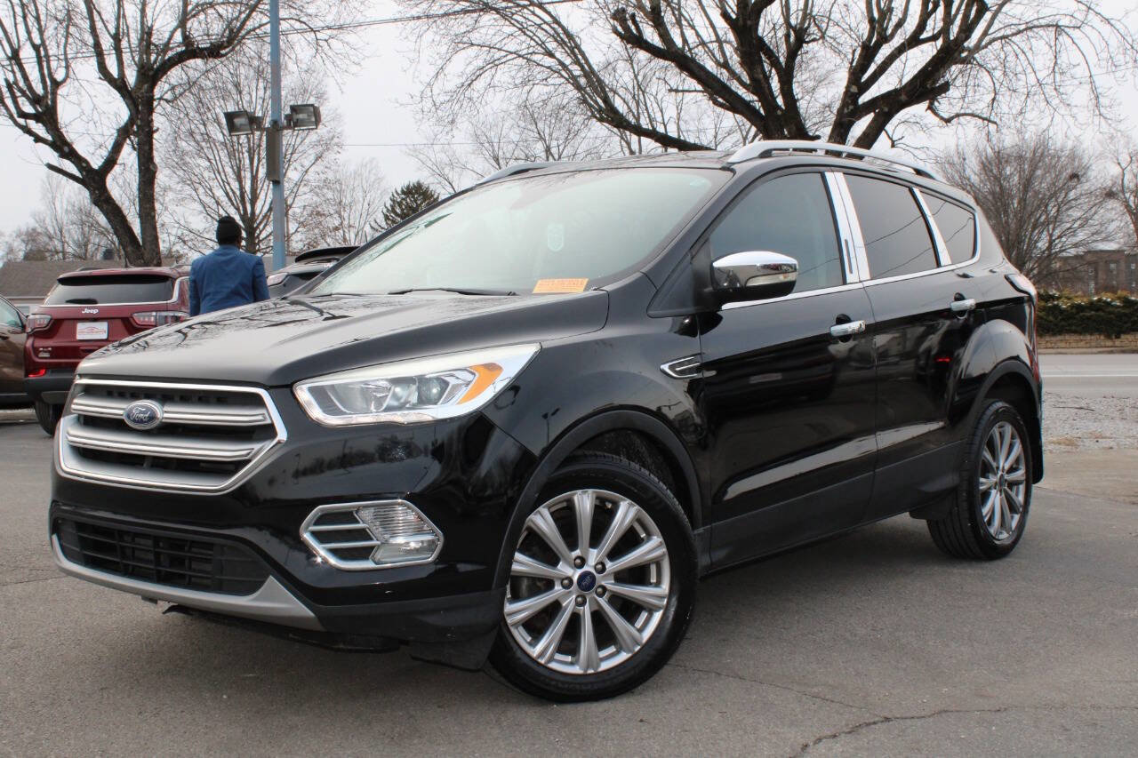 Used 2017 Ford Escape Titanium image 2