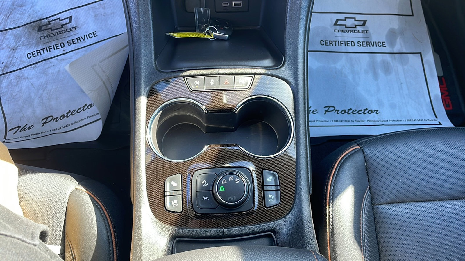 Used 2023 GMC Acadia AT4 w/ Technology Package image 12