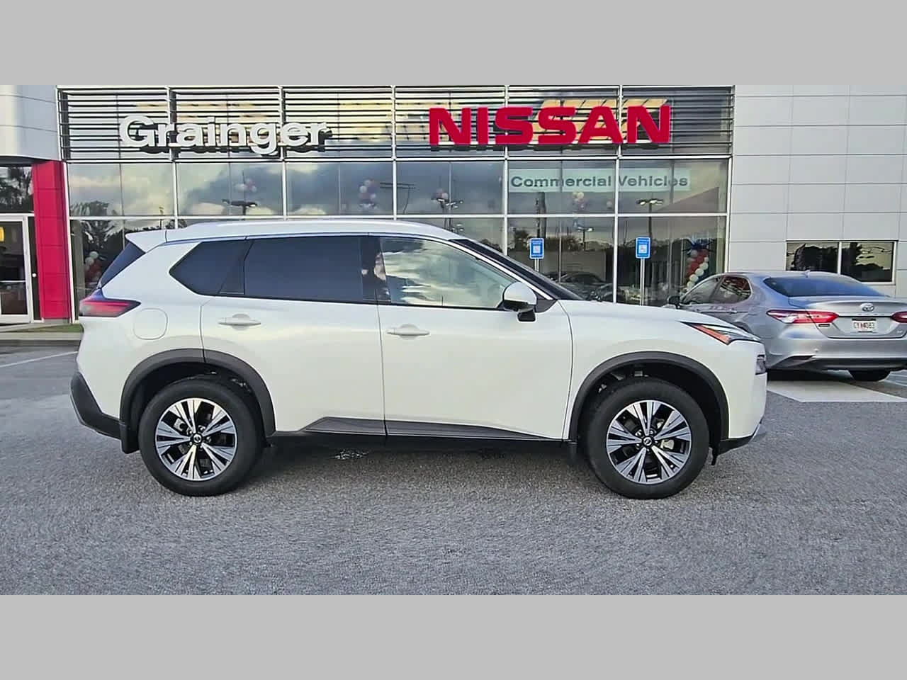Used 2021 Nissan Rogue SV w/ Premium Package FWD image 38