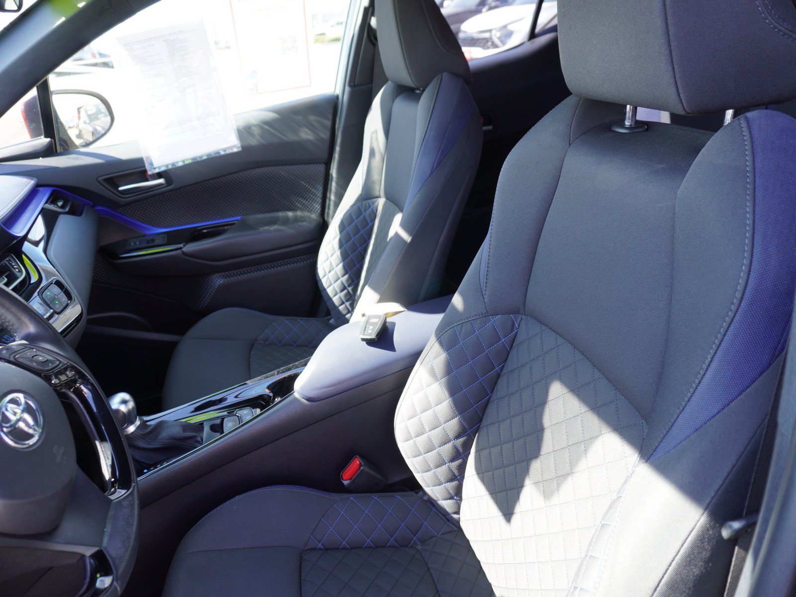 Used 2020 Toyota C-HR XLE FWD image 20