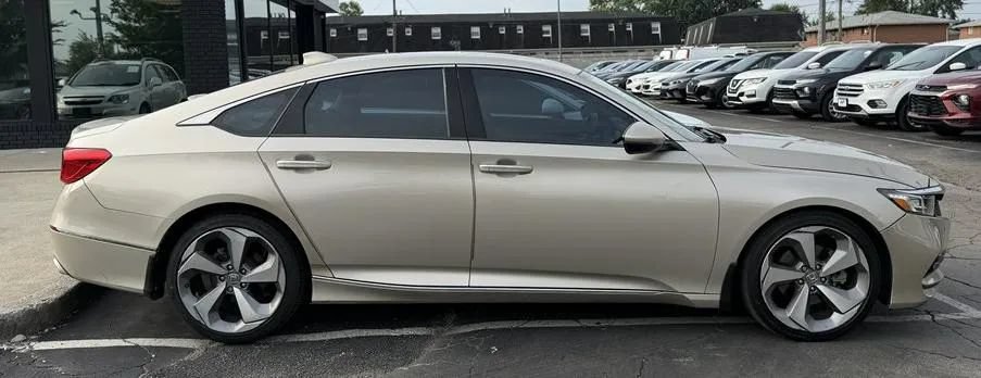 Used 2020 Honda Accord Touring image 8