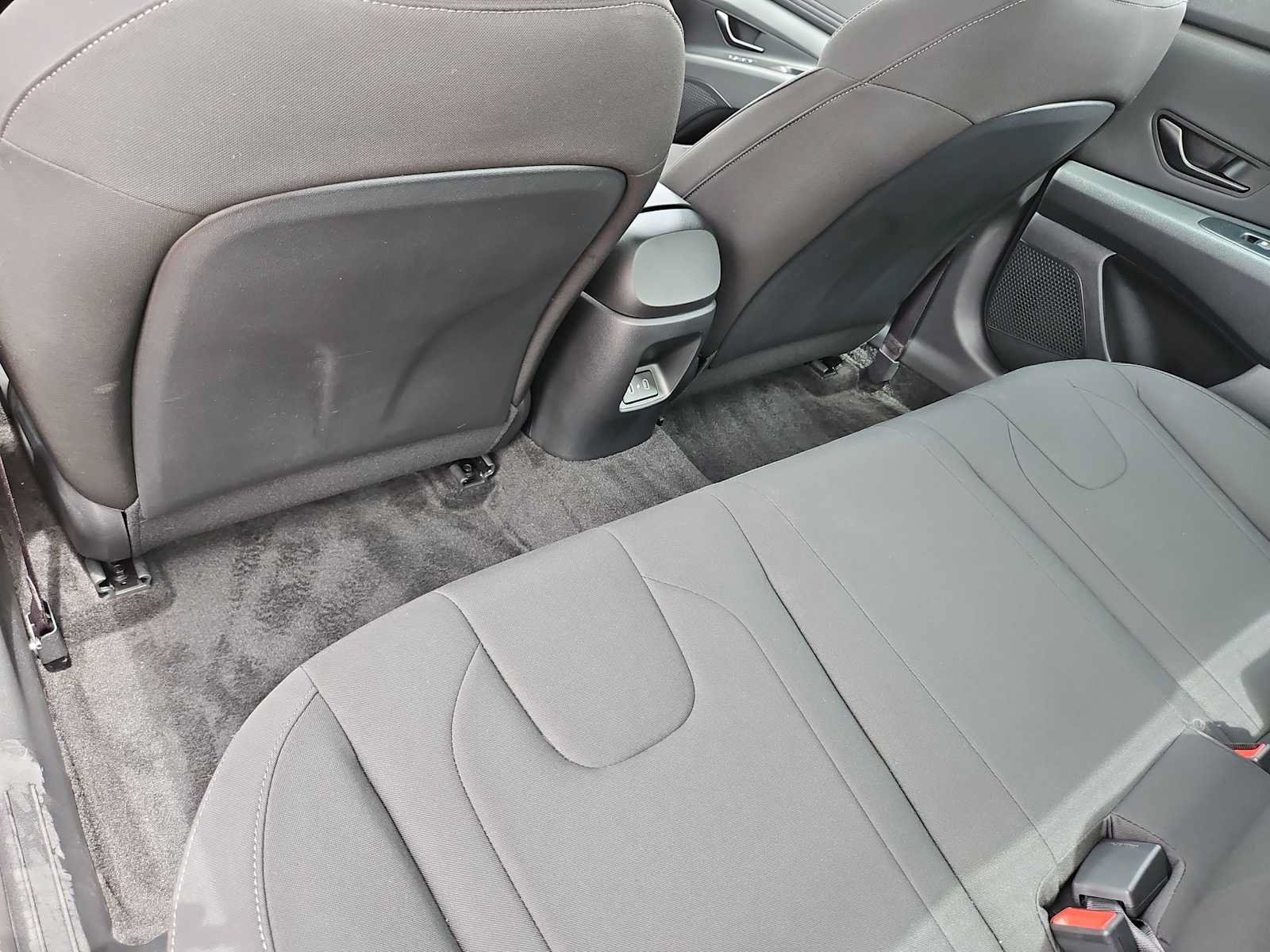 Used 2025 Hyundai Elantra Hybrid FWD image 18