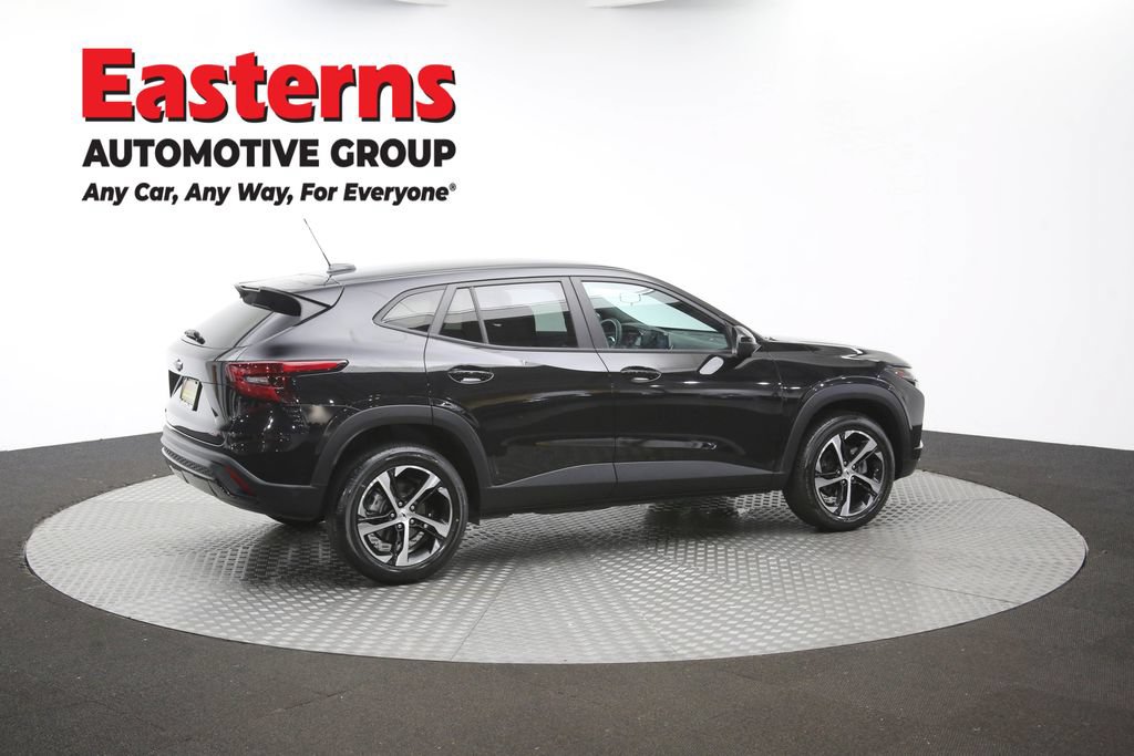 Used 2024 Chevrolet Trax RS FWD image 41