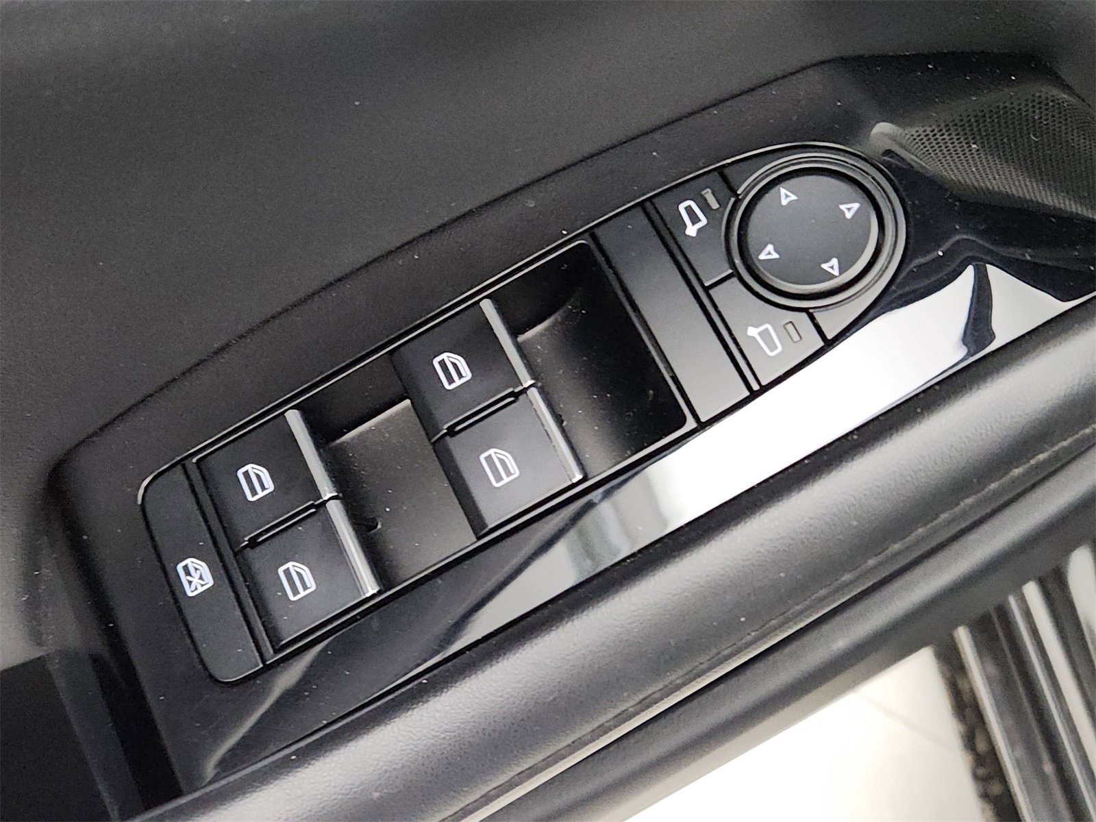 Certified 2024 MAZDA MAZDA3 2.5 Turbo Sedan w/Premium Plus image 35