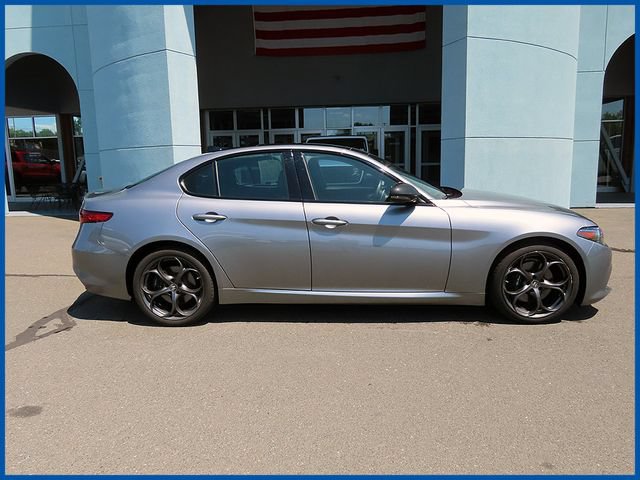 Used 2021 Alfa Romeo Giulia Ti Sport AWD/4WD image 2