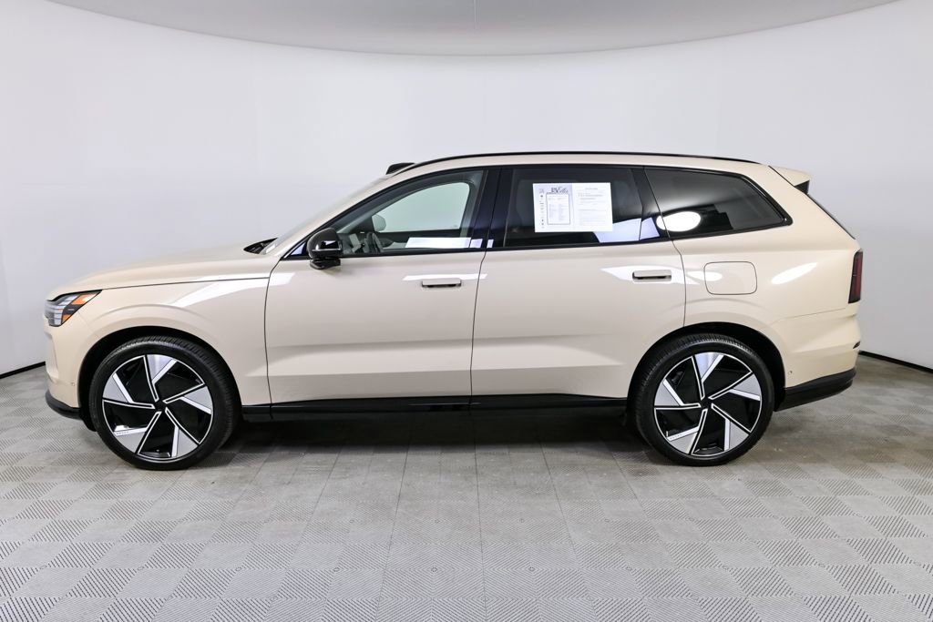 Certified 2025 Volvo EX90 Ultra AWD/4WD image 2