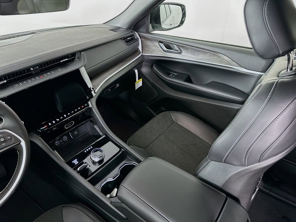New 2026 Jeep Grand Cherokee L 4WD image 31