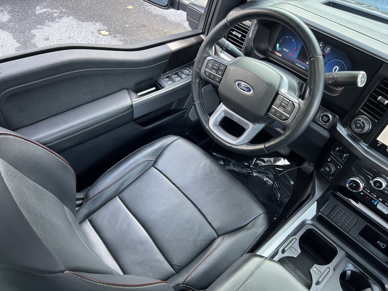 Used 2023 Ford F250 Lariat w/ Lariat Ultimate Package AWD/4WD image 16