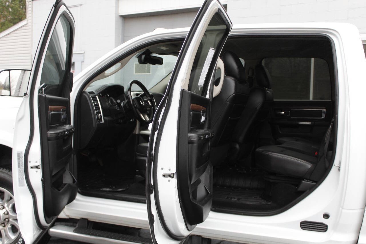 Used 2018 RAM 2500 Laramie w/ Snow Chief Group AWD/4WD image 24