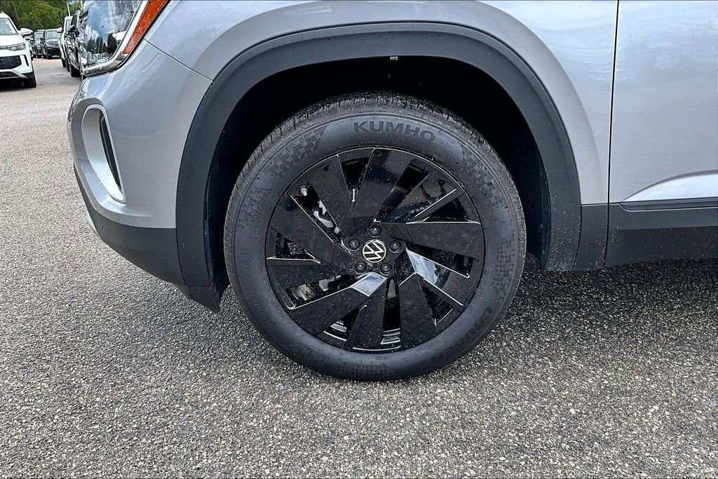 Certified 2026 Volkswagen Atlas SE w/ Black Wheel Package AWD/4WD image 13