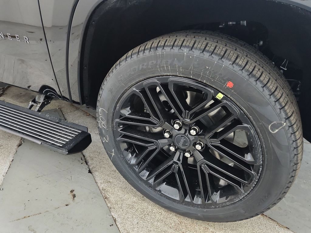 New 2026 Jeep Grand Wagoneer L Limited image 36