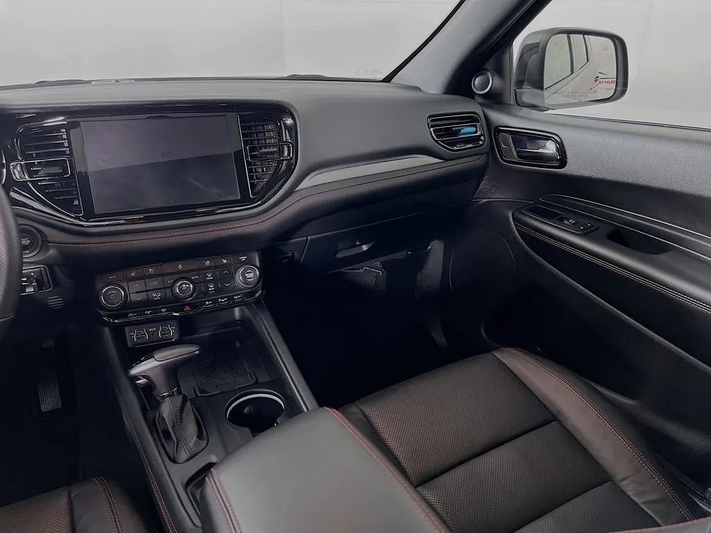 Used 2025 Dodge Durango GT image 25