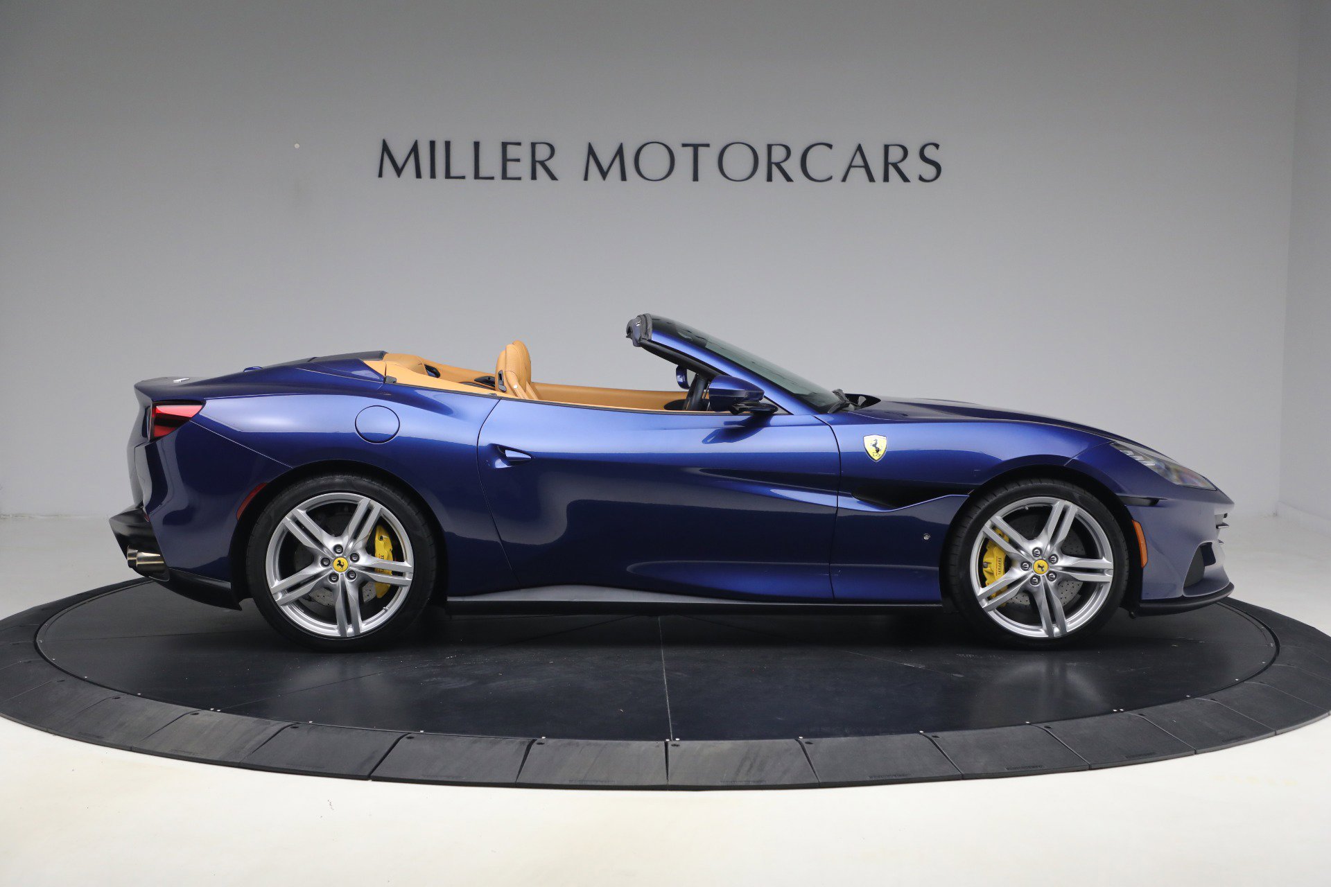 Certified 2022 Ferrari Portofino M image 9