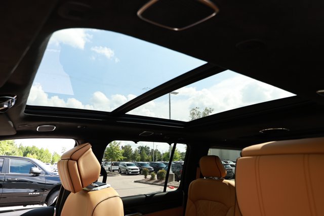 New 2026 Jeep Grand Wagoneer L Summit AWD/4WD image 23