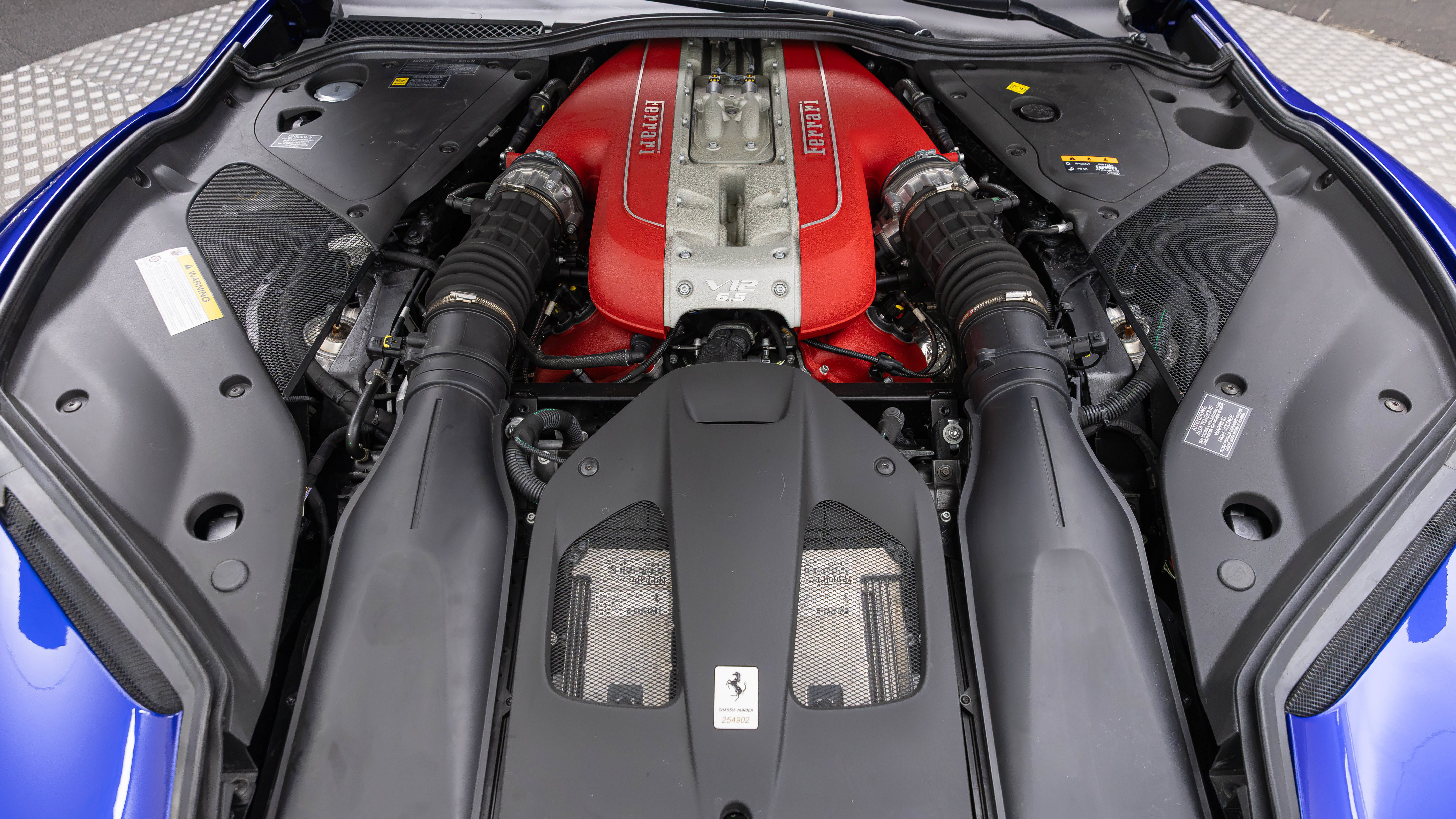 Used 2020 Ferrari 812 Superfast RWD image 52
