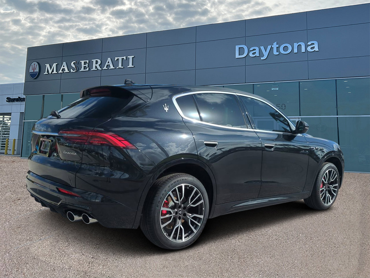 New 2025 Maserati Grecale GT image 3