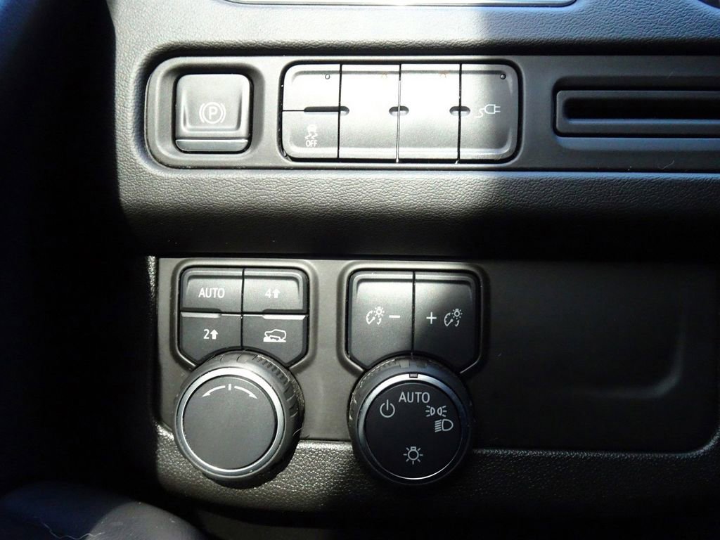 Used 2021 Chevrolet Tahoe RST w/ Luxury Package AWD/4WD image 22