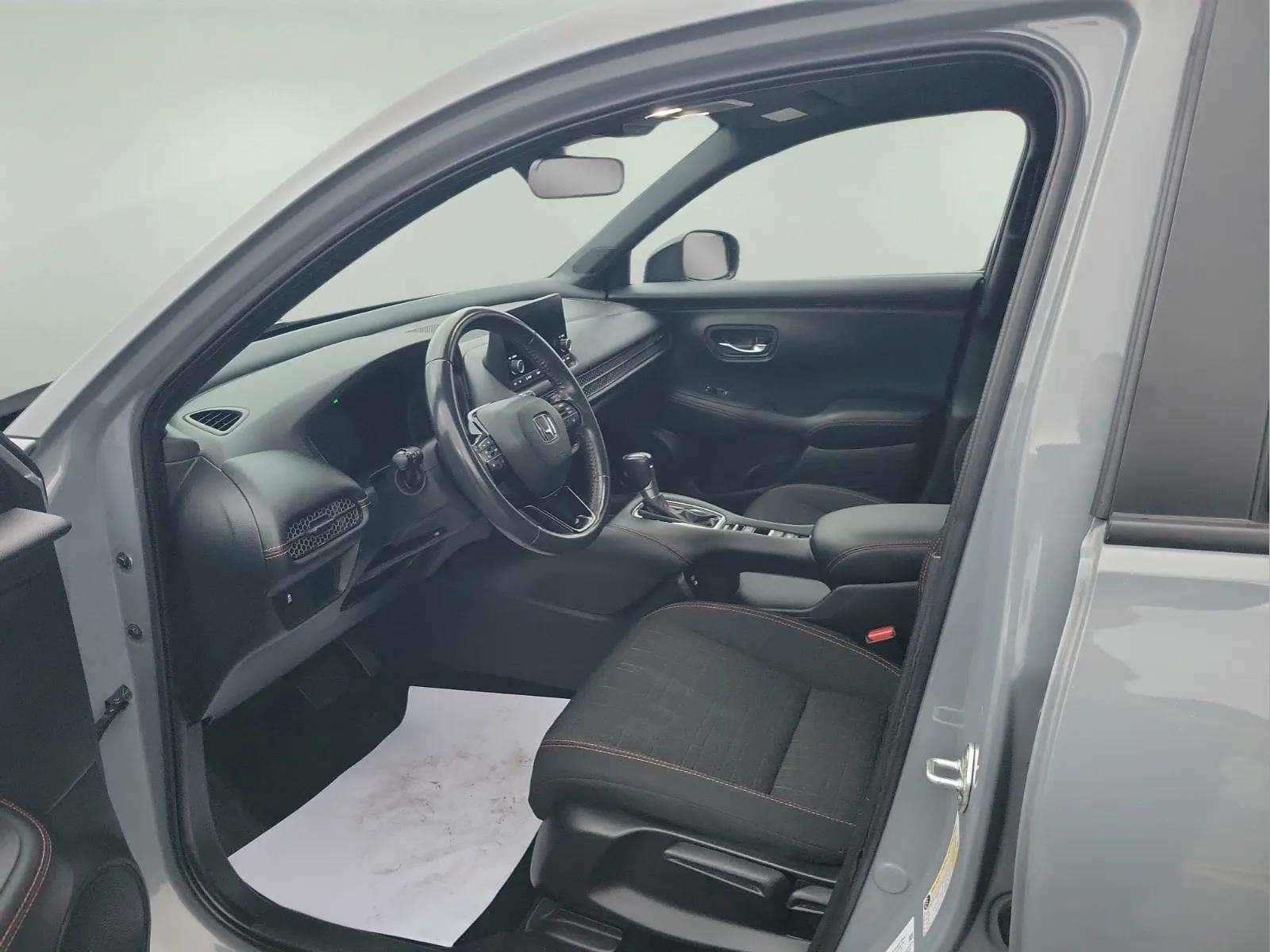 Used 2024 Honda HR-V Sport image 11