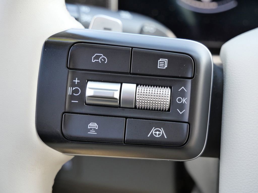 Used 2025 Hyundai Santa Fe SEL AWD/4WD image 40