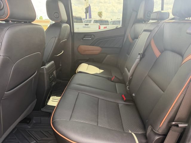 Used 2023 GMC Canyon AT4 w/ AT4 Premium Package AWD/4WD image 9