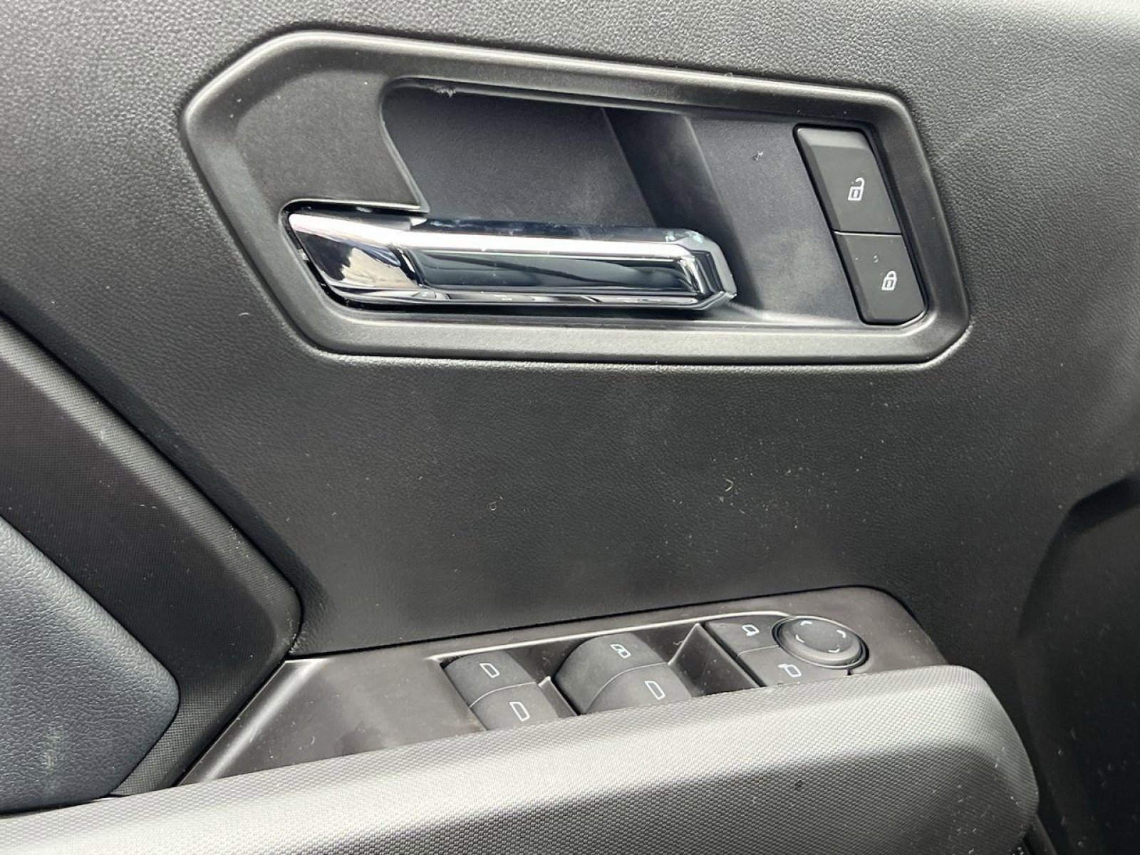 New 2025 GMC Canyon Elevation w/ Convenience Package image 10