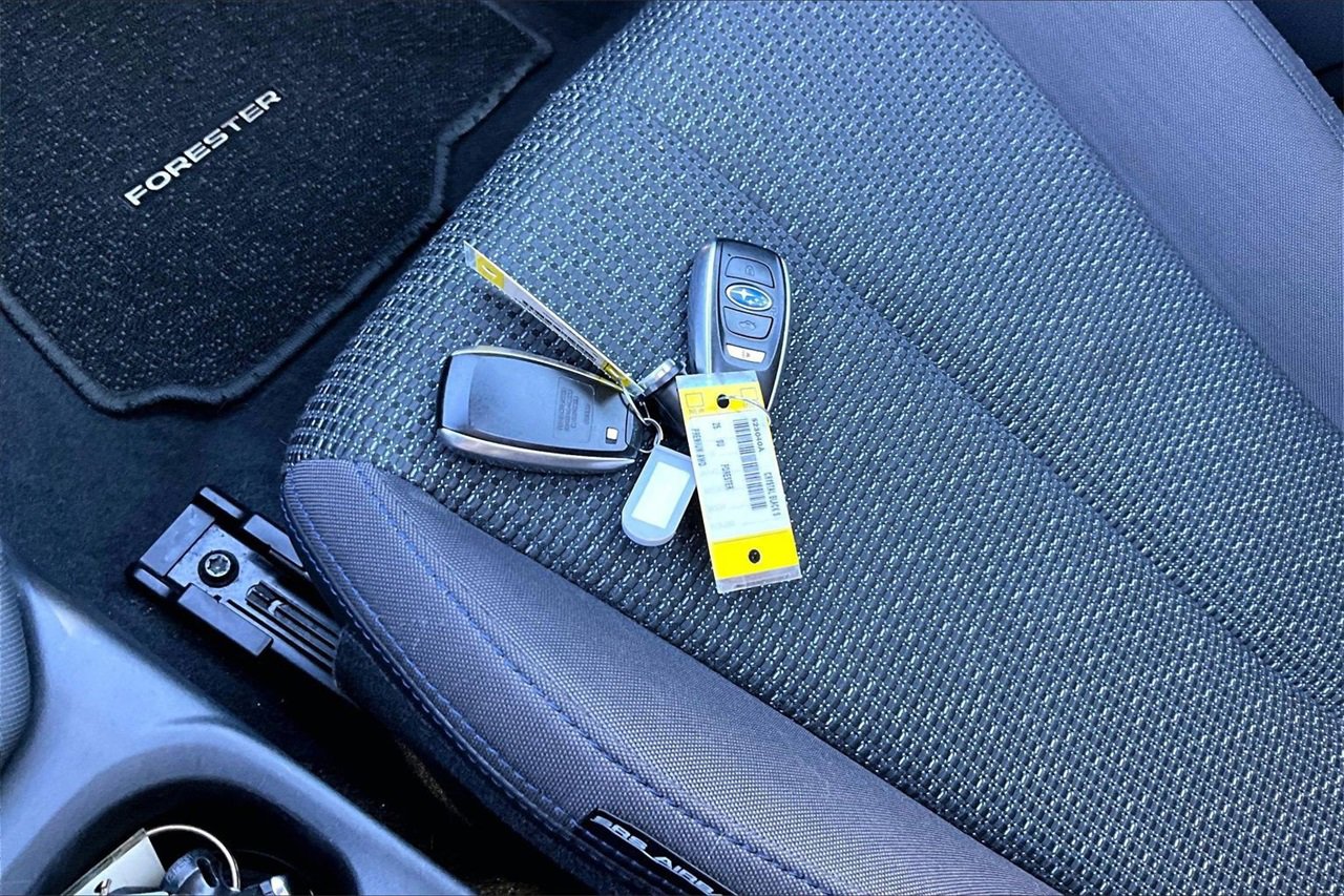 Used 2025 Subaru Forester Premium image 30