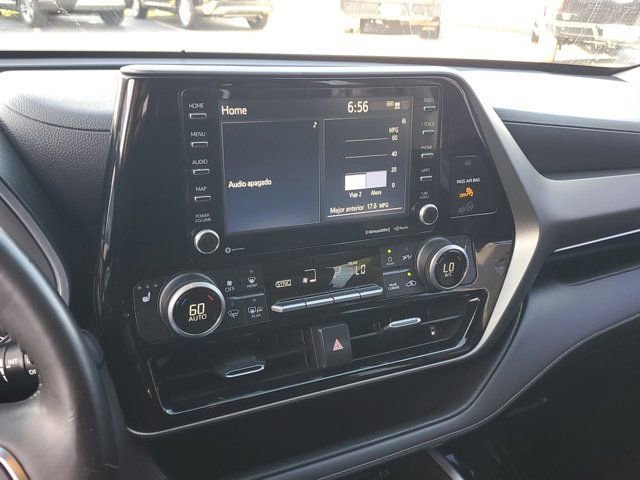 Used 2021 Toyota Highlander XLE FWD image 21