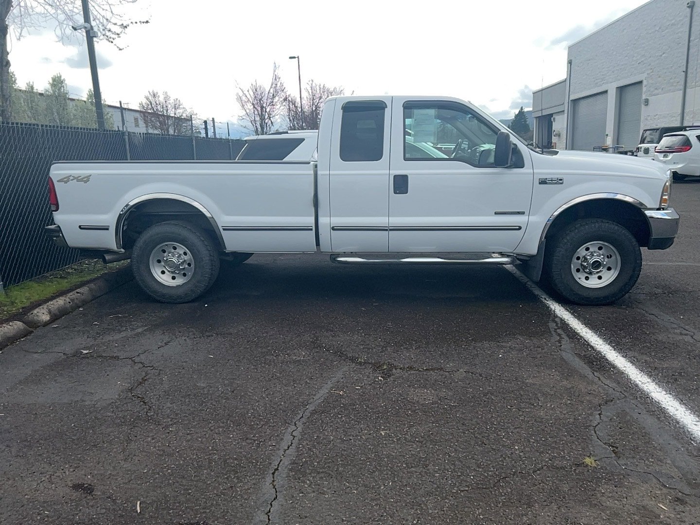Used 2000 Ford F250 XLT AWD/4WD image 3