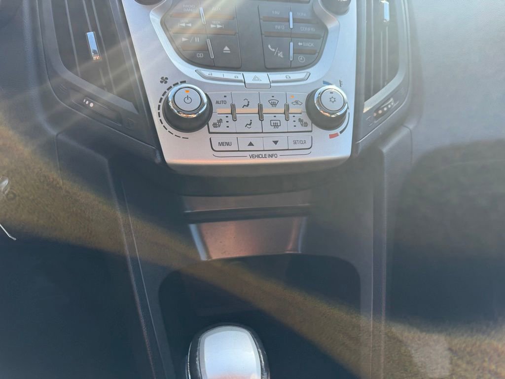 Used 2010 Chevrolet Equinox LT w/ Chrome Appearance Package image 17