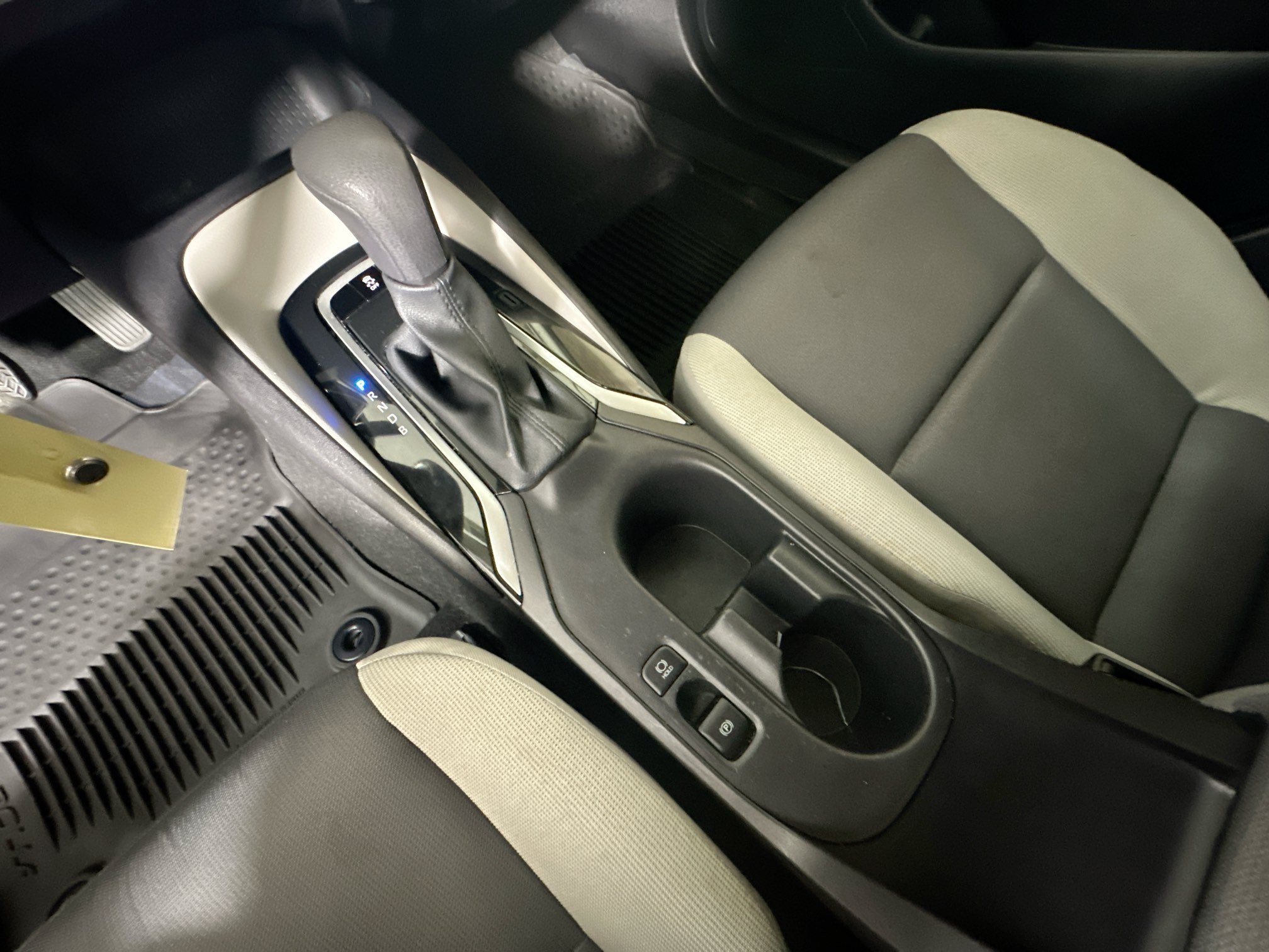 Used 2025 Toyota Corolla LE FWD image 21