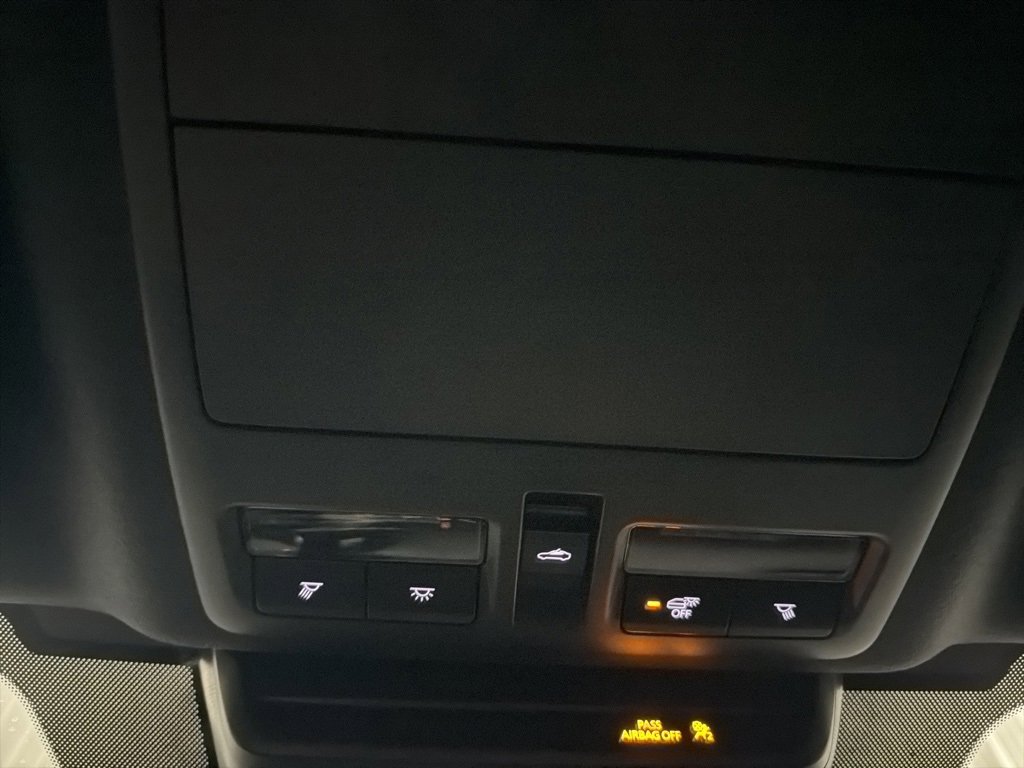 Used 2024 MAZDA MAZDA3 Hatchback w/Premium Plus Pkg image 23