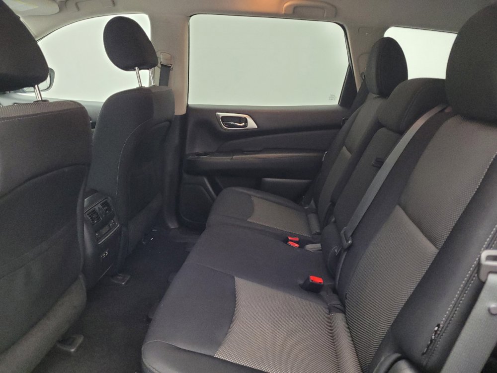 Used 2019 Nissan Pathfinder S AWD/4WD image 18