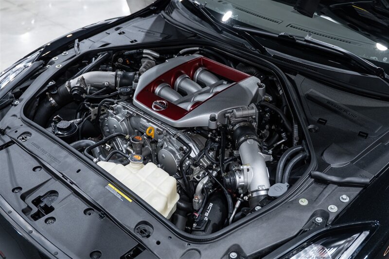 Used 2021 Nissan GT-R Premium AWD/4WD image 38