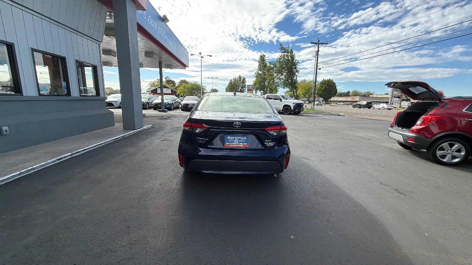 Used 2021 Toyota Corolla XLE w/ Carpet Mat Package (TMS) FWD image 5