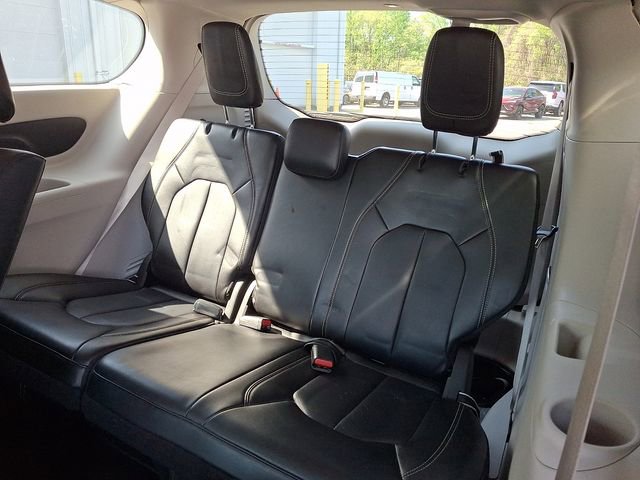 Used 2024 Chrysler Pacifica Limited image 9