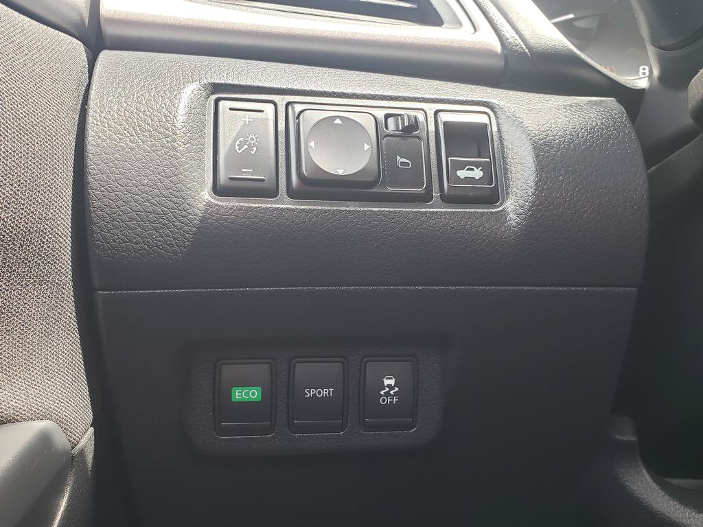 Used 2015 Nissan Sentra SV FWD image 22