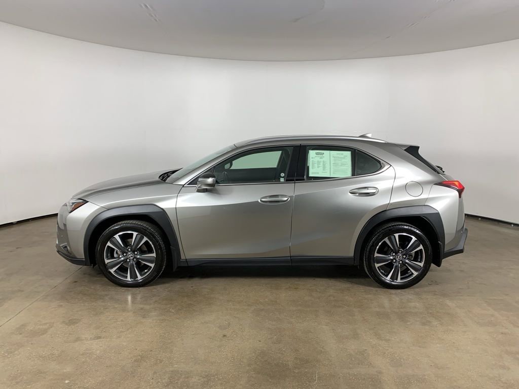 Used 2022 Lexus UX 200 w/ Accessory Package (Z1) image 16
