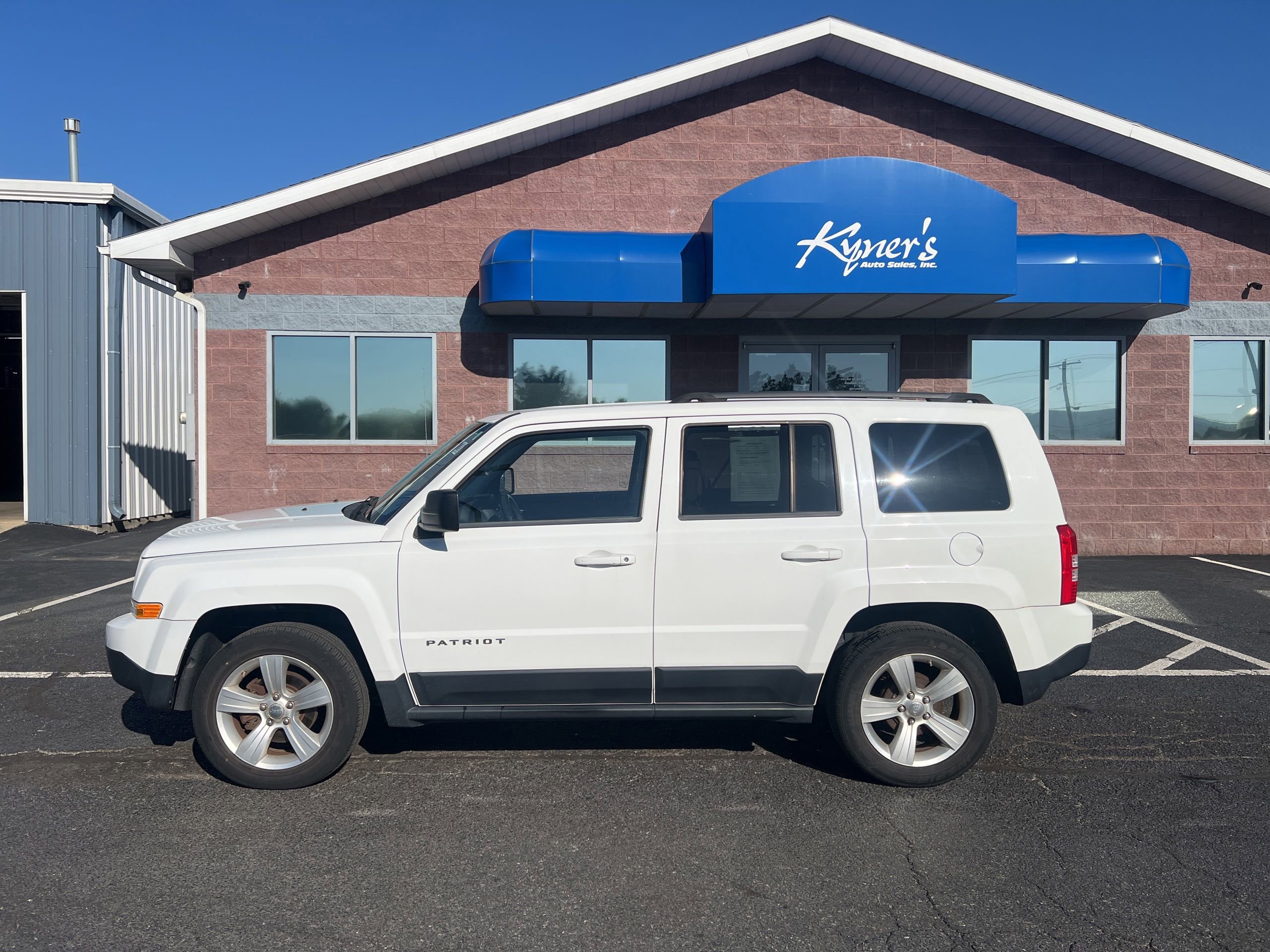 Used 2012 Jeep Patriot Latitude FWD image 3