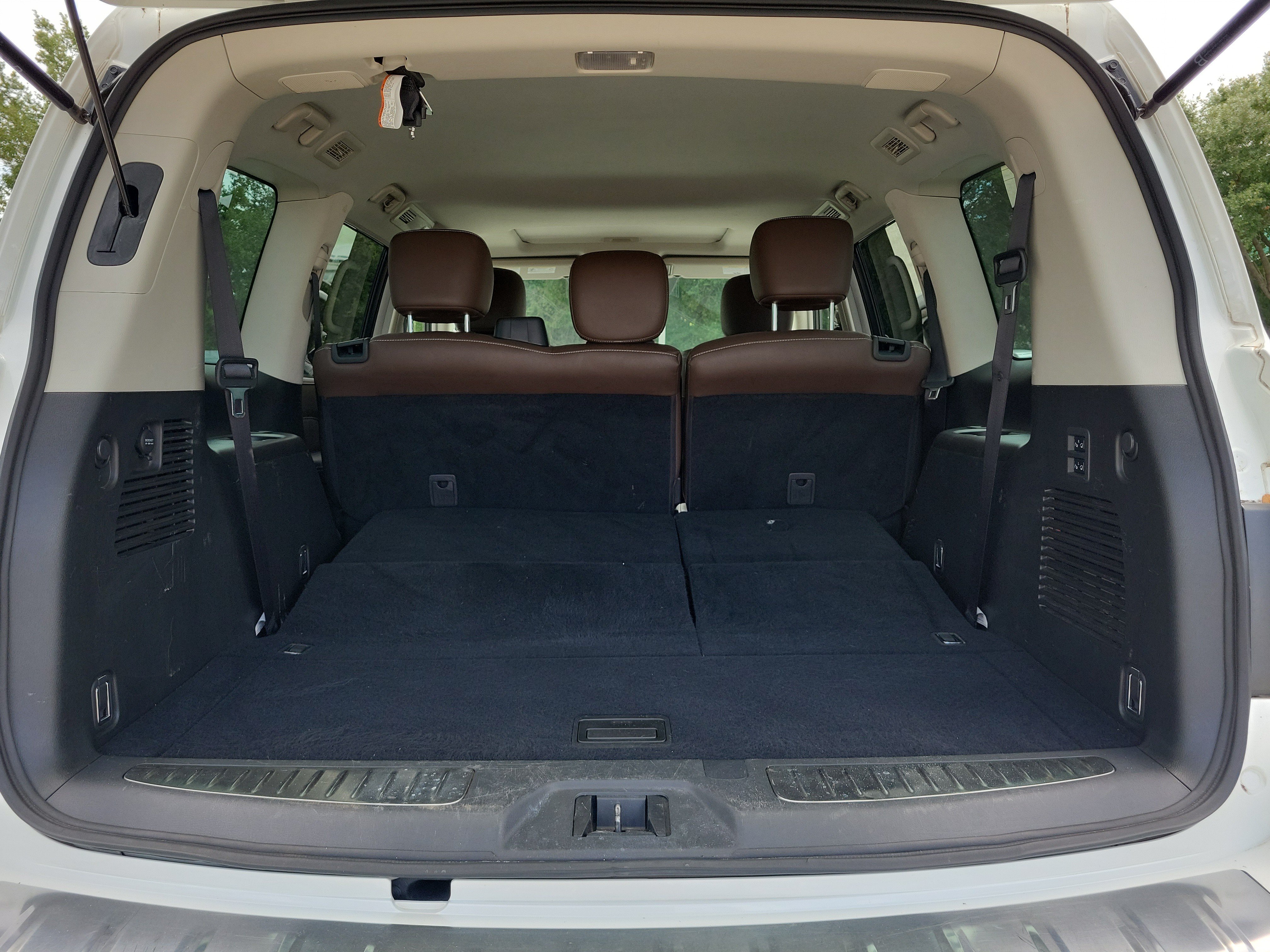 Used 2023 INFINITI QX80 Premium Select w/ Cargo Package AWD/4WD image 11