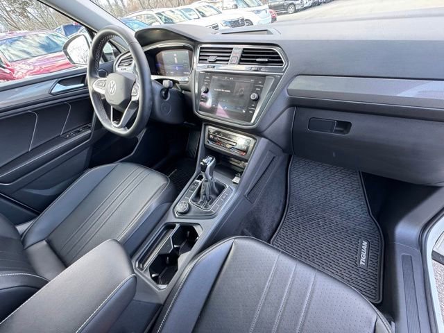 Certified 2022 Volkswagen Tiguan SE w/ Panoramic Sunroof Package image 26