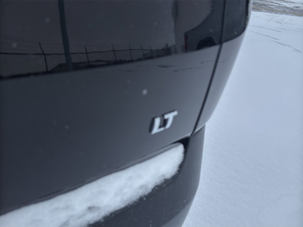 Used 2023 Chevrolet Traverse LT image 9