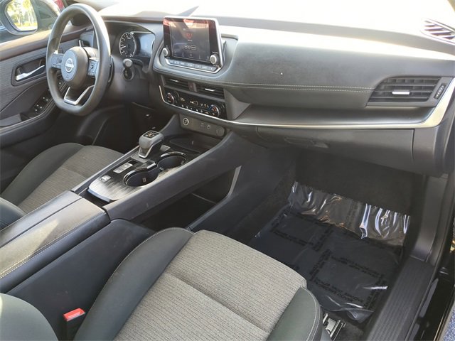 Used 2023 Nissan Rogue SV image 14
