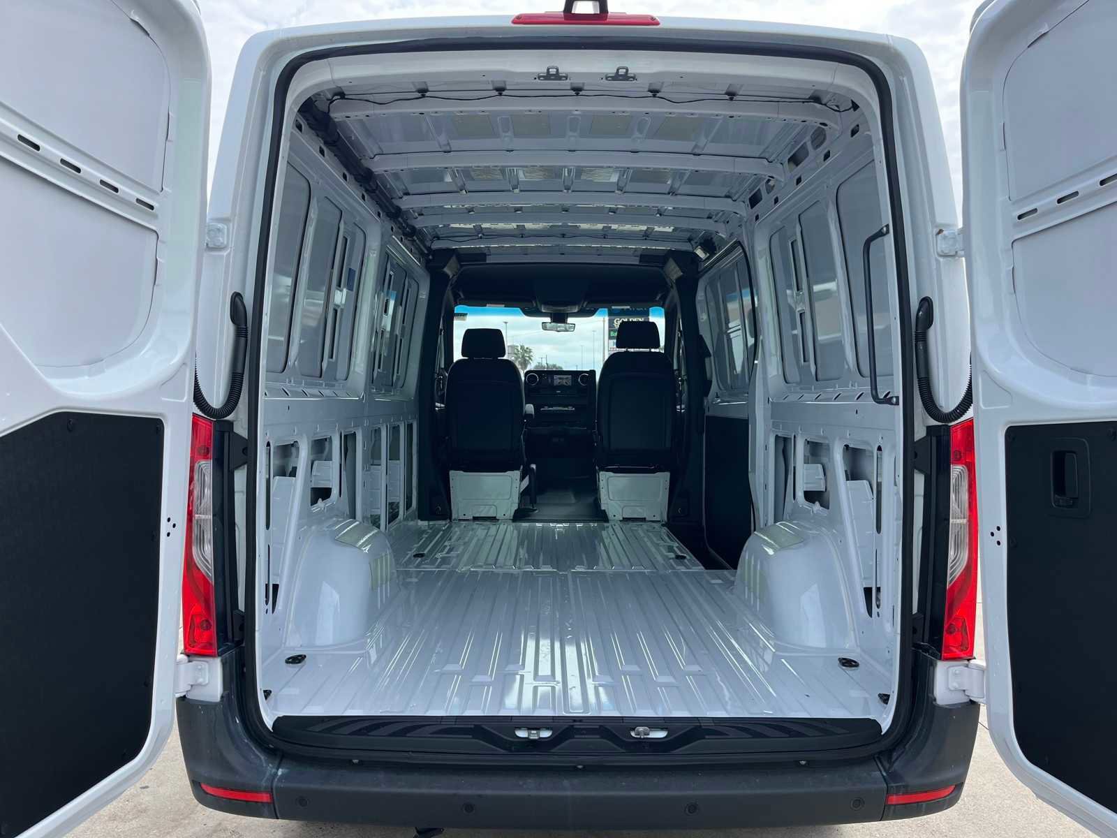New 2025 Mercedes-Benz Sprinter 2500 image 10