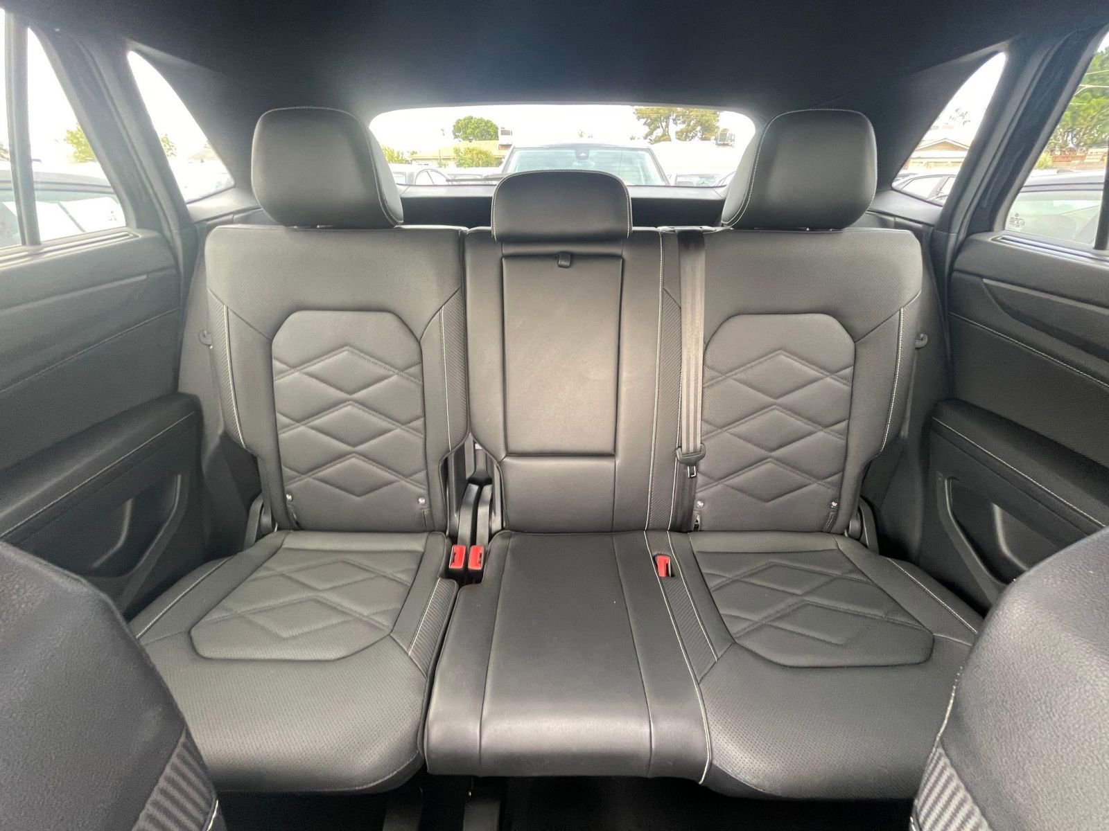 Used 2025 Volkswagen Atlas Cross Sport SE FWD image 41