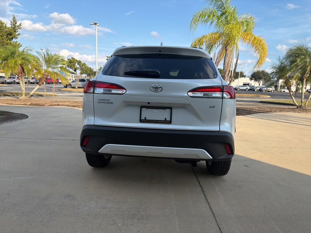 Used 2024 Toyota Corolla Cross LE image 8