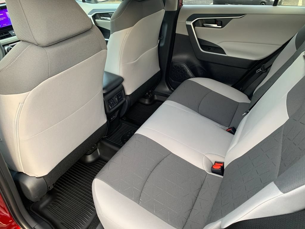 New 2025 Toyota RAV4 XLE w/ Convenience Package AWD/4WD image 12