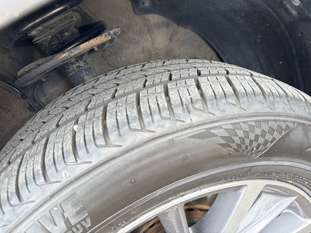 Used 2019 Toyota Highlander XLE image 29