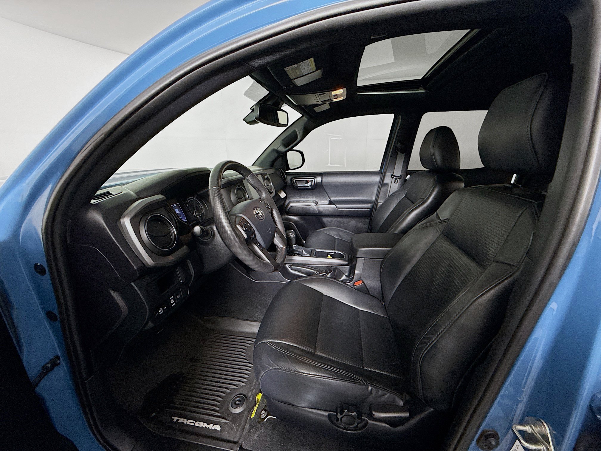 Certified 2019 Toyota Tacoma TRD Sport AWD/4WD image 11
